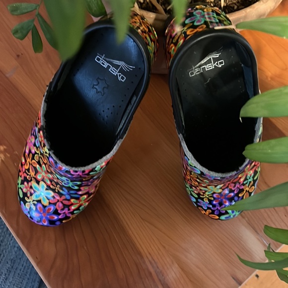 Dansko size 37 shoes - Picture 8 of 12